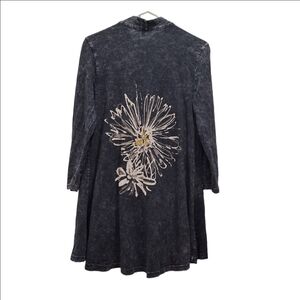 Jess & Jane~Mineral Wash~Boho Lightweight~Knit Drape Front~Flower Print~Size MED